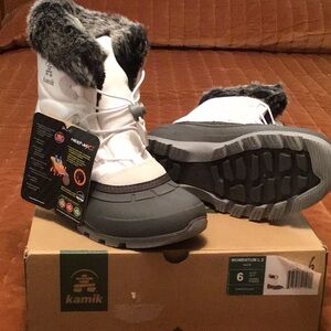 Women’s size 6 new with tags Kamik  Momentum water repellent boots.